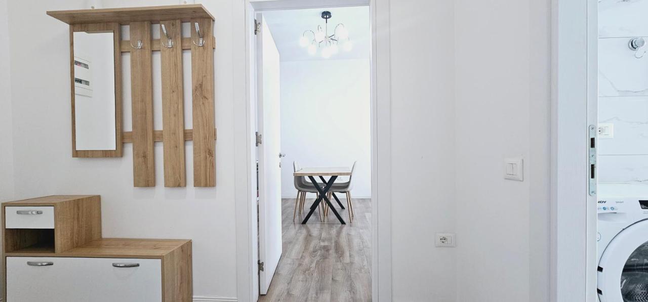 Myhouse At 21 Dhjetori Appartement Tirana Buitenkant foto